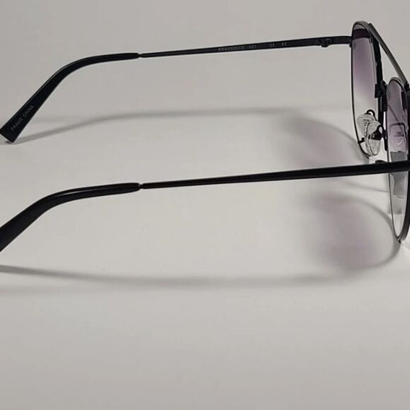 Kendall & Kylie Jett Aviator Sunglasses- Black Frame/ Smoke Gradient Lens main image 7